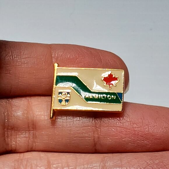 Vintage Hamilton Canada Flag Pin Tie Tack Maple Leaf Enamel Souvenir - Picture 1 of 3